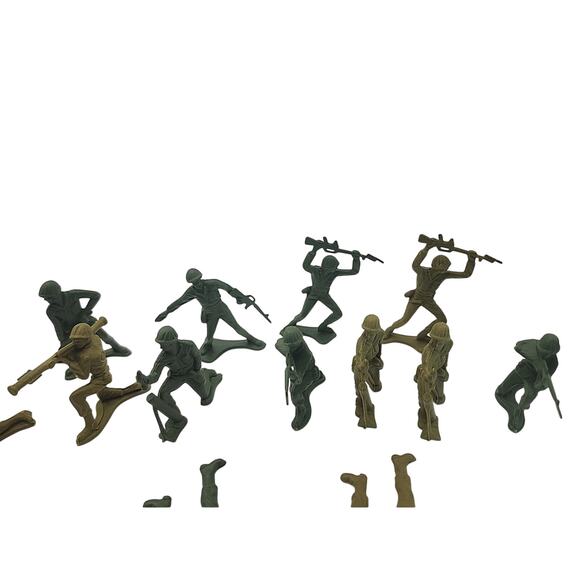 Lot of 21 Army Men Toy Soldiers Miniature Action Figures Pretend Play - Picture 3 of 7